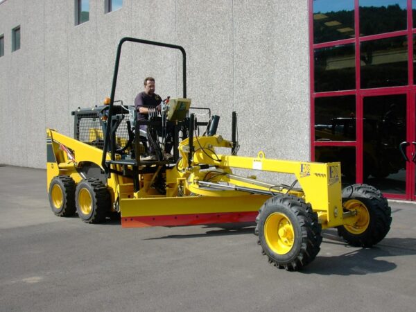 Hydraulic articulated grader